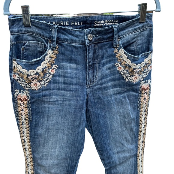 Laurie Felt Women’s Embroidered Bootcut Jeans 30” Waist - Picture 2 of 14